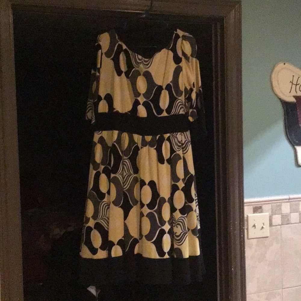 Dress - Picture 3 of 5